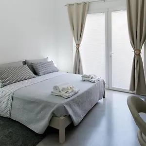 https://byron-rooms.hotelitalianriviera.com