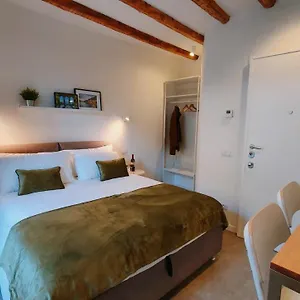 Foscolo 9 - Breakfast Bed & Breakfast