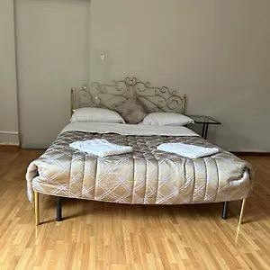 επισκεφθείτε το ξενοδοχείο